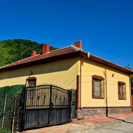 Hébergement de vacances диковата къща